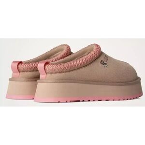 Super Cute Ugg Tazz Love 25 Shoes, Size 9, New!
